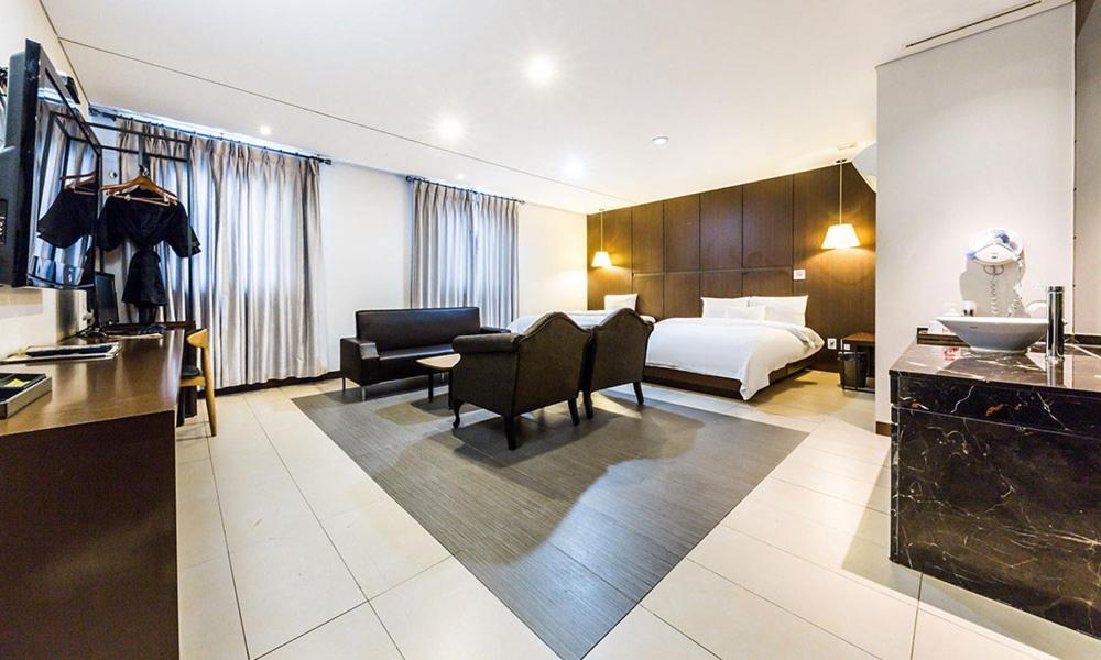 Yeongdeungpo Lifestyle F Hotel Сеул Екстериор снимка