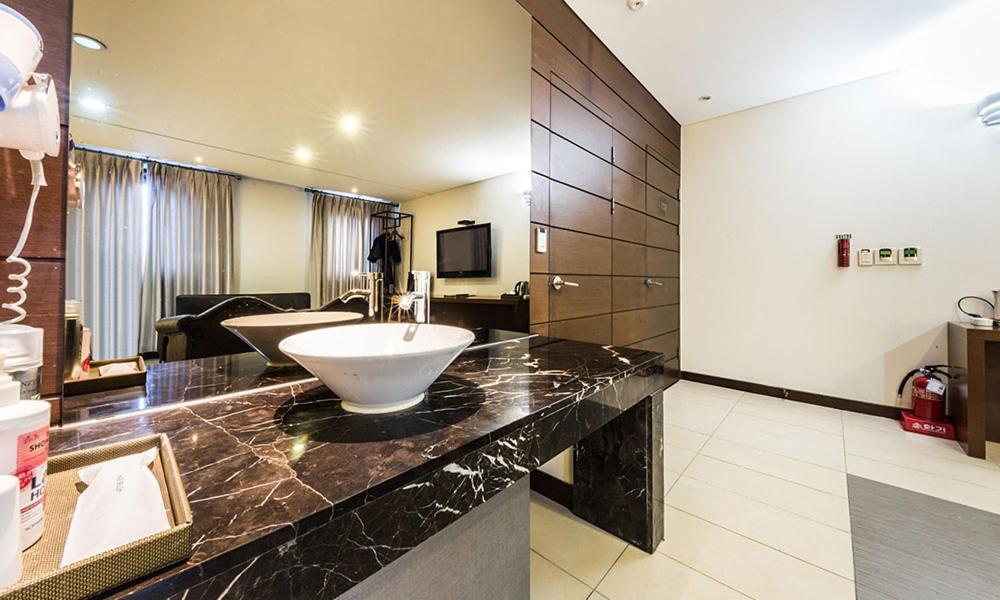 Yeongdeungpo Lifestyle F Hotel Сеул Екстериор снимка