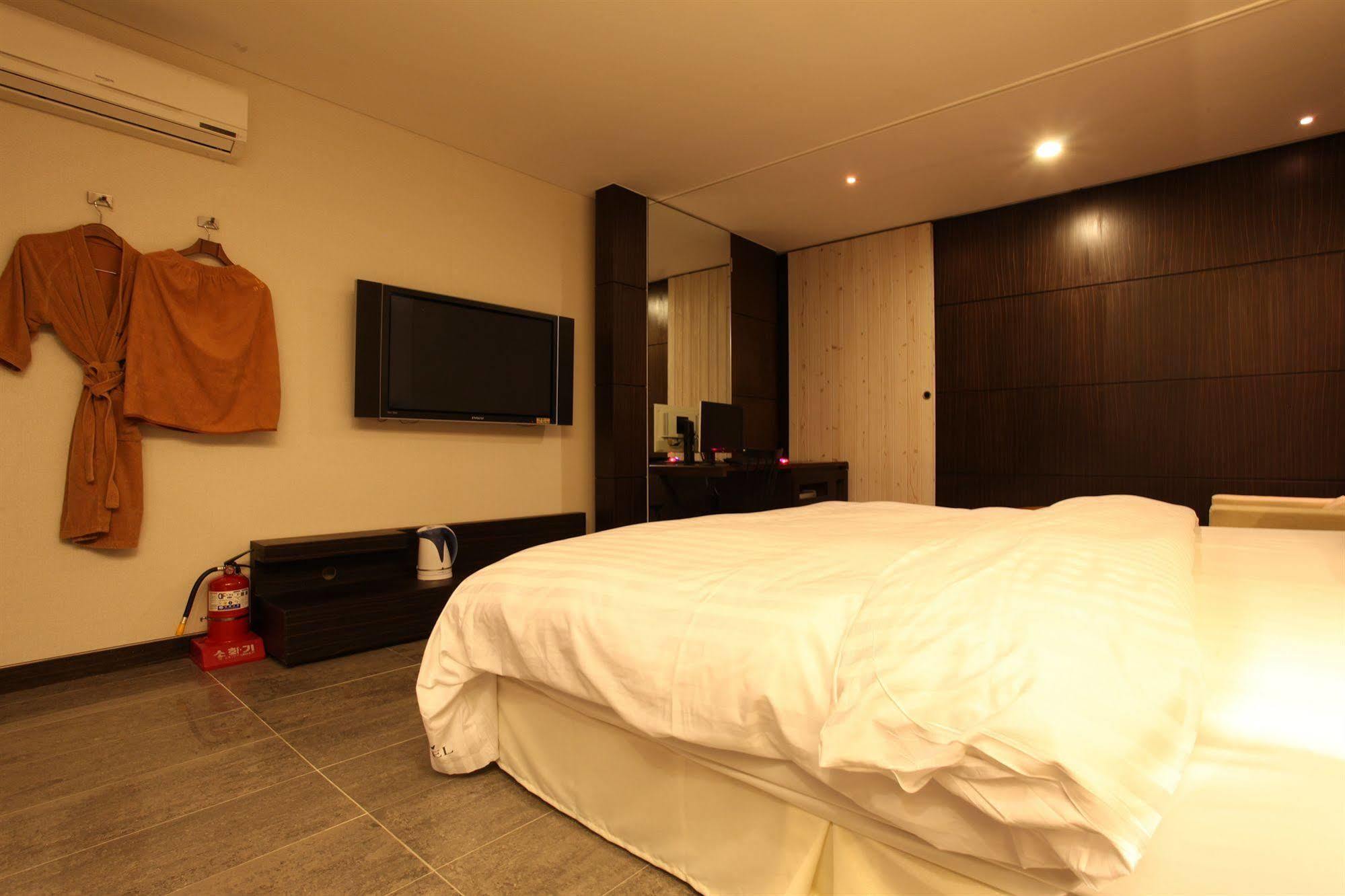 Yeongdeungpo Lifestyle F Hotel Сеул Екстериор снимка